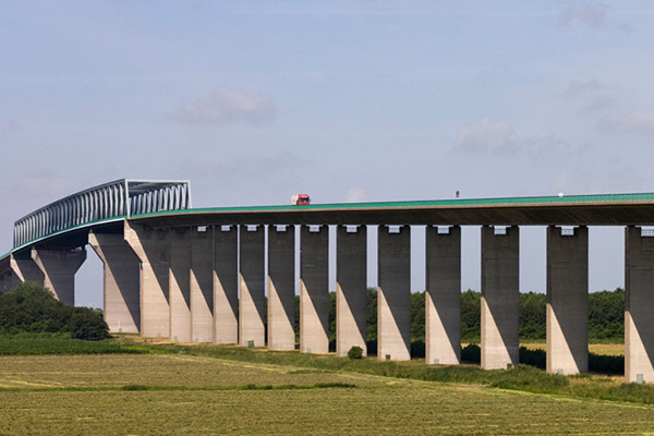 DMS Messtechnik   z.B. zur Strukturuntersuchung von Brücken